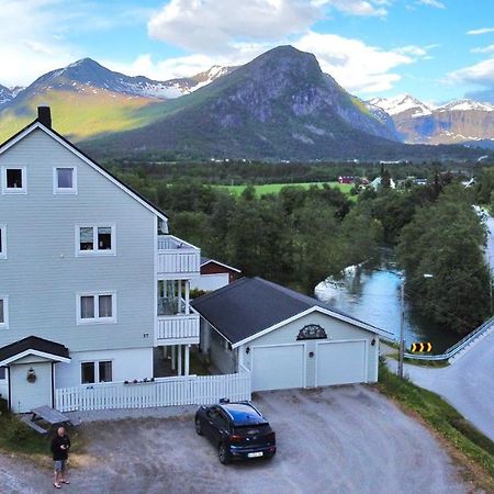 Apartment Dreamvalley Isfjorden Bagian luar foto