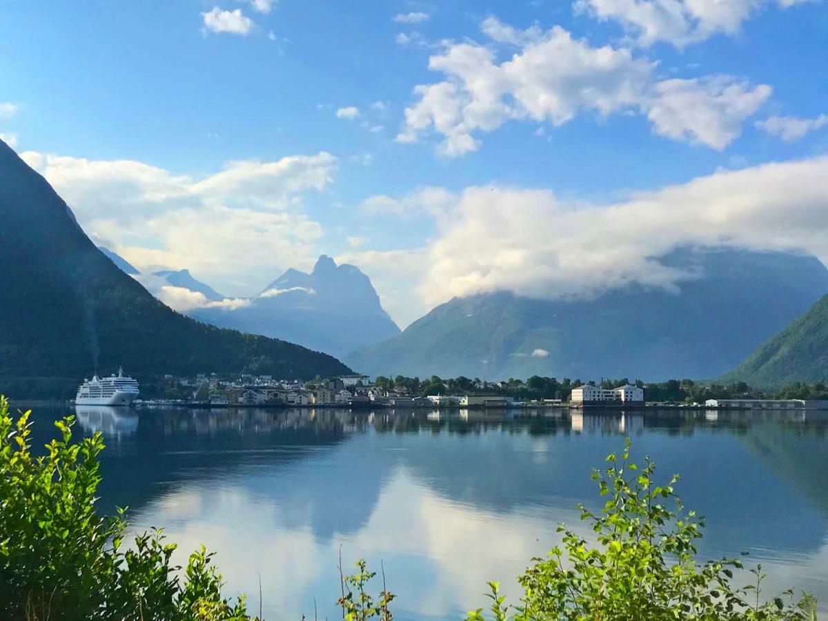Apartment Dreamvalley Isfjorden Bagian luar foto
