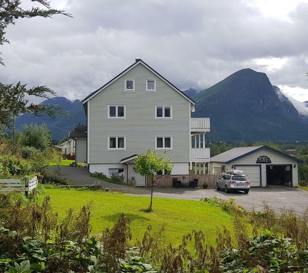 Apartment Dreamvalley Isfjorden Bagian luar foto