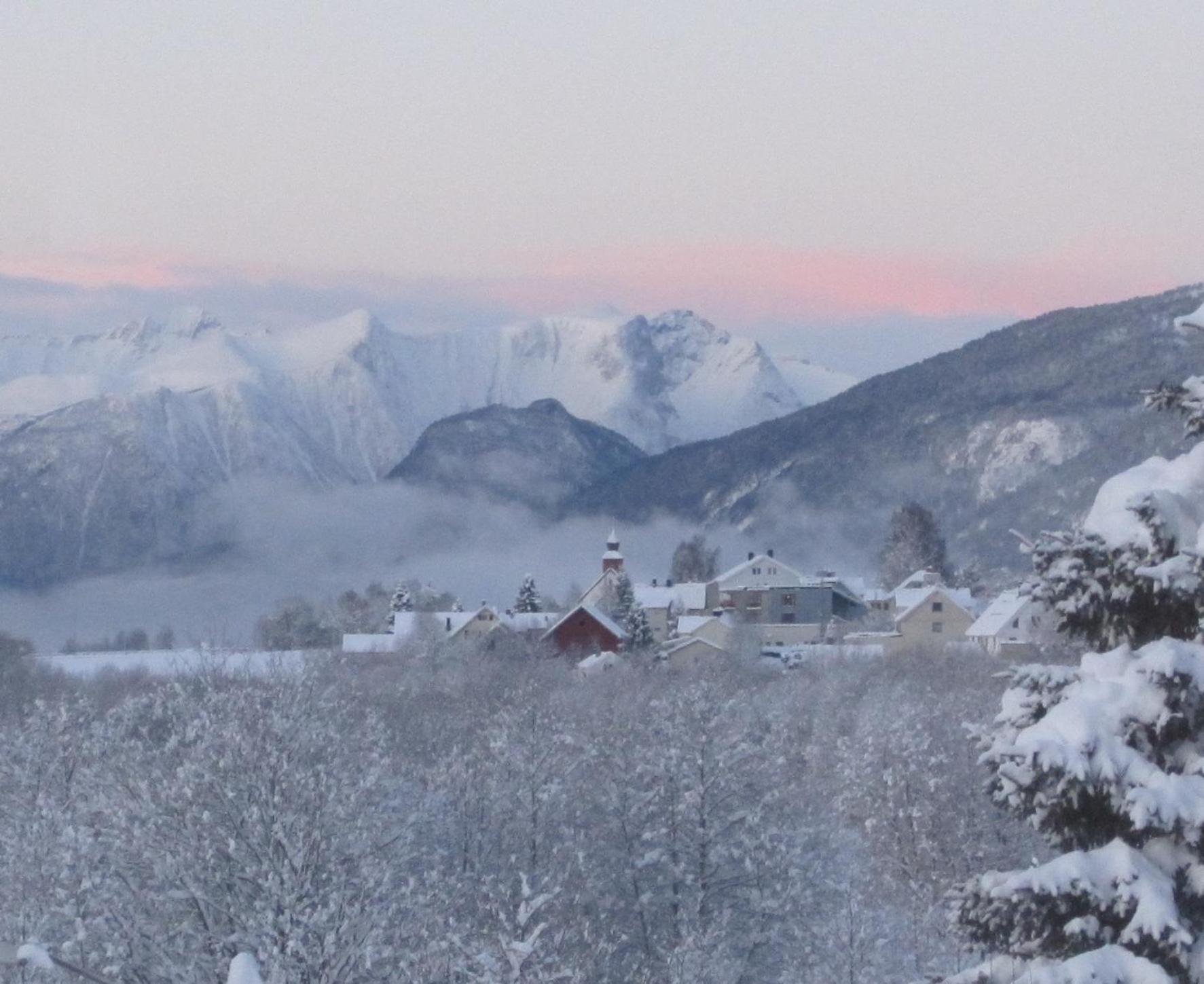 Apartment Dreamvalley Isfjorden Bagian luar foto